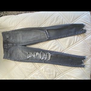 Grey Distressed Jeggings